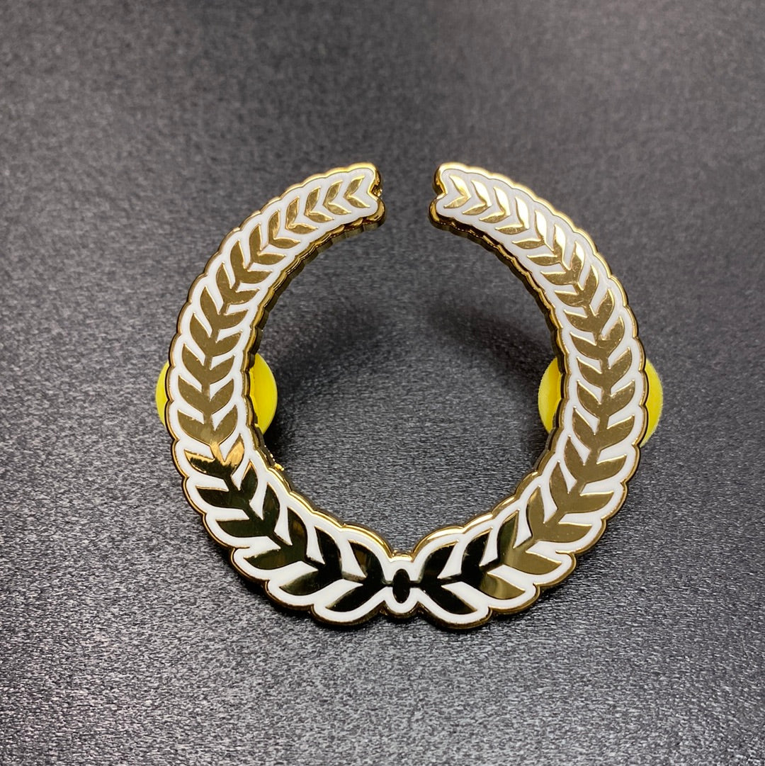 Crown Pin – Gold